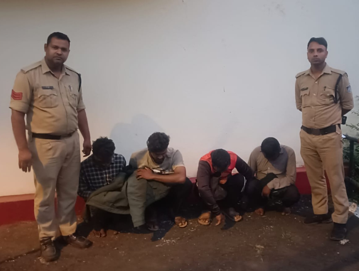 स्पंदना फाईनेंस बैंक स्लीमनाबाद में पैसो की धोखाधड़ी स्लीमनाबाद पुलिस ने गिरफतार कर भेजा जेल
