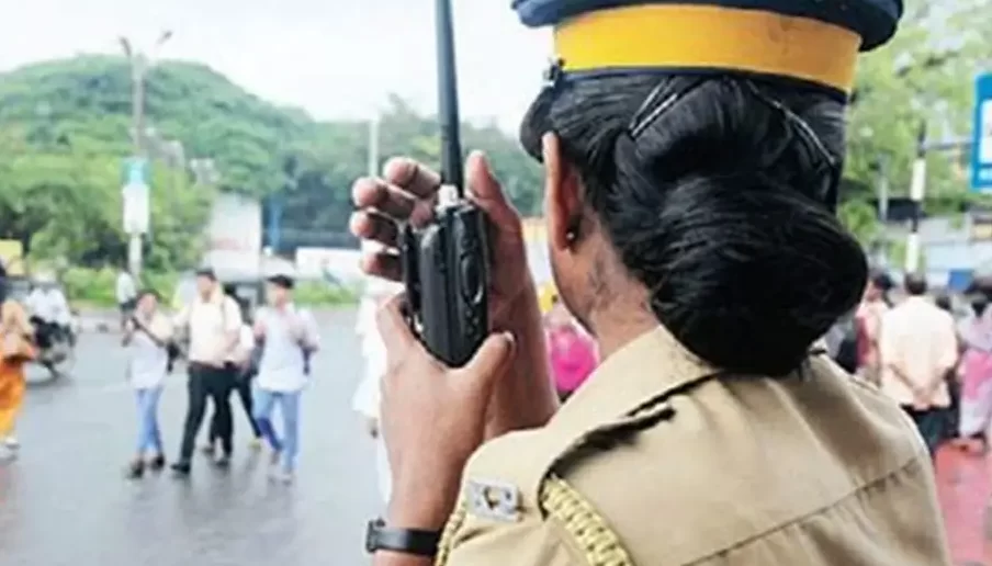 उज्जैन में ठगों ने बुजुर्ग महिला को पुलिसकर्मी बनकर डराया