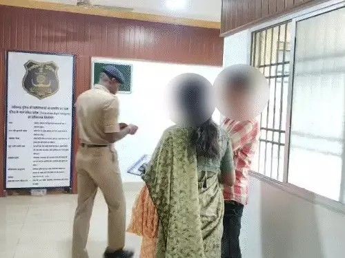 नौकरी के बदले सेक्स और 40 हजार की मांग वार्ड बॉय की अश्लील पेशकश: