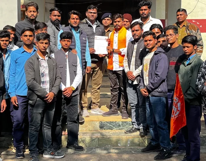 katni news today बुनियादी सुविधाओं के सुधार हेतु ABVP ने प्राचार्य को सौंपा ज्ञापन