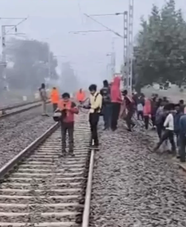 katni news today हेडफोन लगा कर ट्रेक पर चल रहे युवक की ट्रेन की चपेट में आने से दर्दनाक मौत