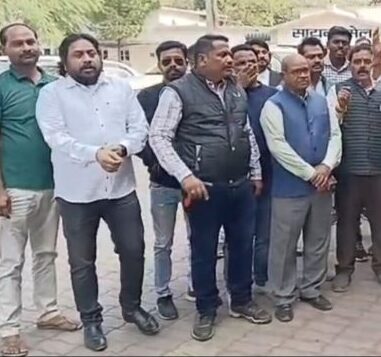 jabalpur news कुर्मी समाज को लेकर की गई आपत्ति जनक टिप्पणी को लेकर कुर्मी समाज मे आक्रोश