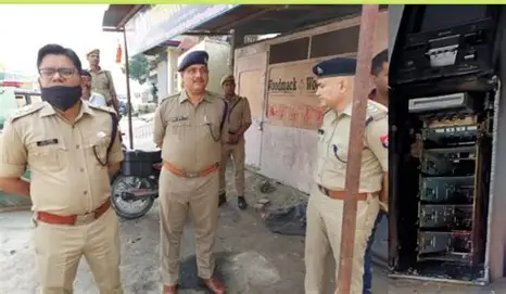 latest katni news todayकटनी में बीच चौराहे से एटीएम मशीन उड़ा ले गए चोर, पुलिस की सुस्ती ने कराई बड़ी वारदात