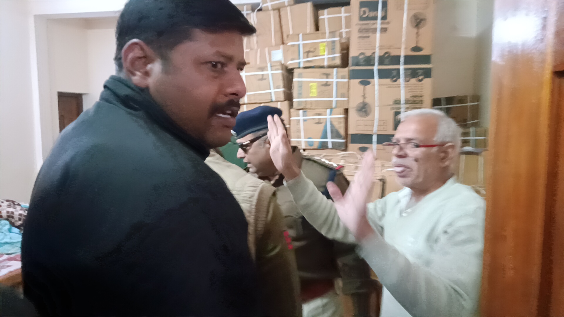 katni news today माधव नगर हॉस्पिटल लाइन पर अवैध निर्माण पर चला बुलडोजर