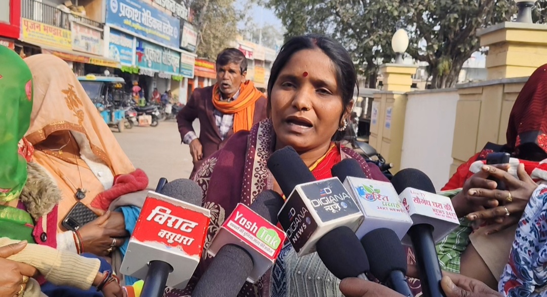 rewa news जमीनी विवाद में भाई सहित अन्य पर हत्या का आरोप, पेड़ में लटकता मिला था शव; पत्नी ने आईजी से लगाई न्याय की गुहार