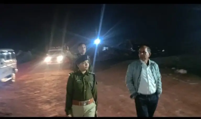katni news  खनिज राजस्व व पुलिस विभाग की संयुक्त कार्रवाई, बनवारी मिनरल्स में छापा