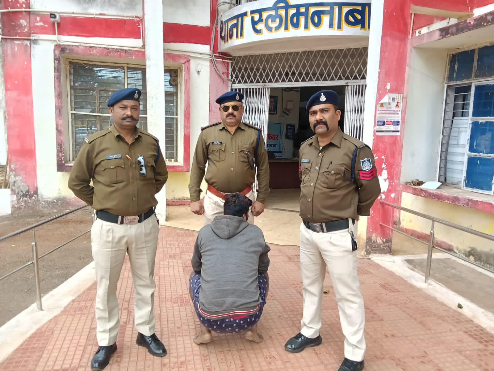 dhimarkheda news today थाना ढीमरखेड़ा पुलिस को 03 गंभीर मामले में 8 सालों से फरार स्थायी वारंटी को भीलवाड़ा राजस्थान से गिरफ्तार करने में सफलता प्राप्त हुईं