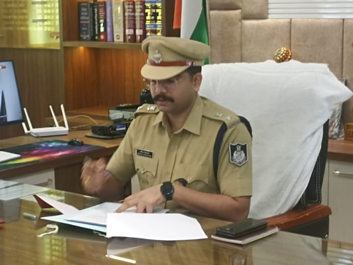 कटनी पुलिस का बड़ा एक्शन, 43 अवैध शराब विक्रेताओं पर कार्रवाई