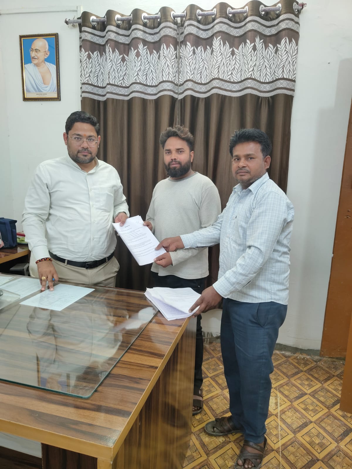बड़वारा में  करोड़ों रुपए की बेस कीमती शासकीय भूमि पर पूंजीपतियों का कब्जा
