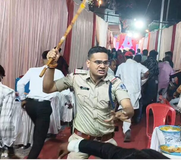 रक्षक ही बने भक्षक कटनी में बारातियों को पीटा