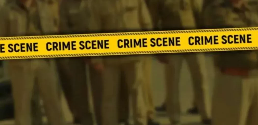प्रेमी के साथ बेडरूम में पकड़ी गई पत्नी, पति पर चाकू से किया वार