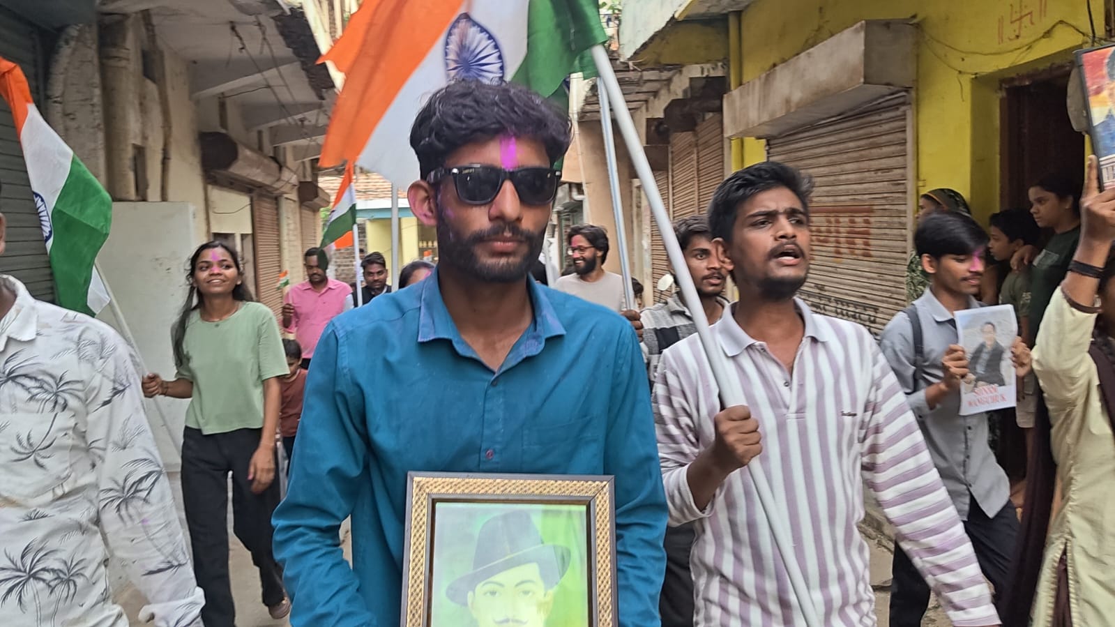 बरही में गूंजा जीत का शंखनाद: धर्मेंद्र प्रधान के इस्तीफे की मांग को लेकर 10 दिनों से जारी आंदोलन समाप्त, जननायक राज भैया संग युवाओं ने मनाया जश्न